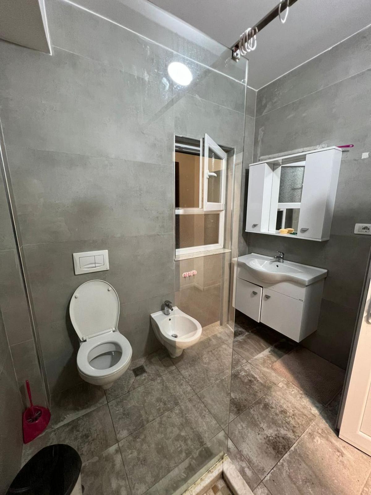 Ajla Komuna Apartament * Tirana