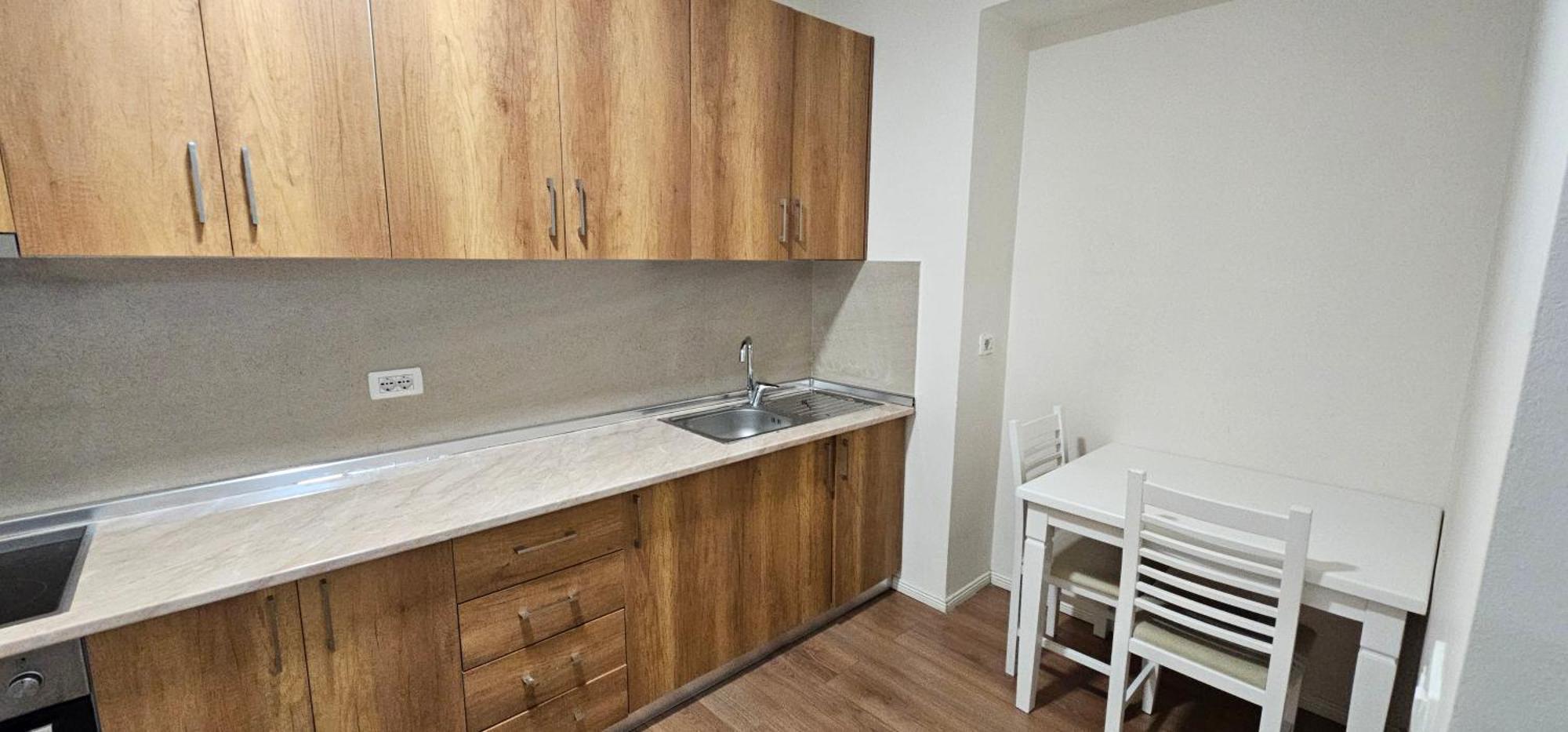 Ajla Komuna Apartament Tirana